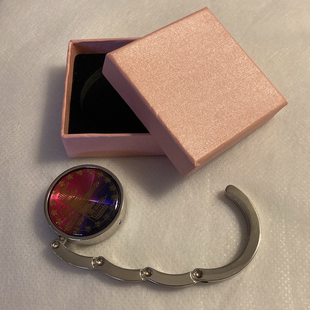 NWOT - Round Foldable Table Handbag Hook Holder With Hong Kong Design